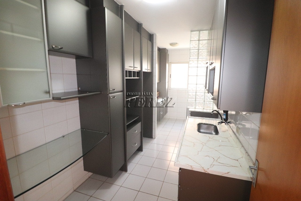 Apartamento para venda e locação no Edifício Porto Bello na região oeste de Londrina