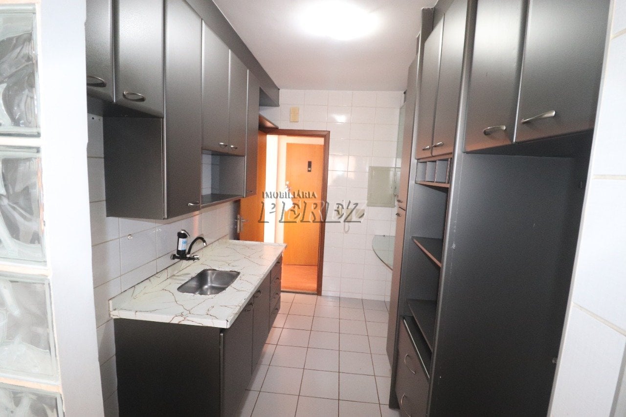 Apartamento para venda e locação no Edifício Porto Bello na região oeste de Londrina