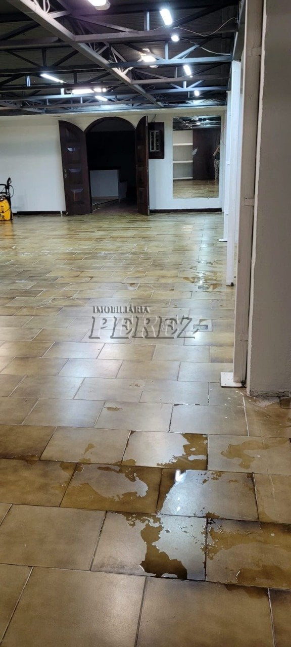 Salão comercial para alugar na Rua Araguaia, centro de Londrina