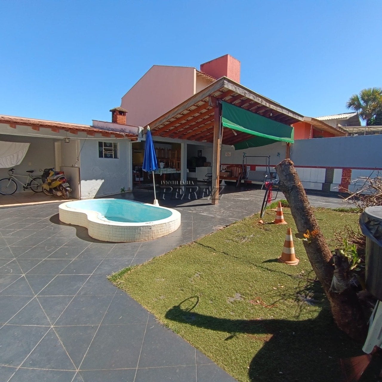 Casa à Venda - Rua Sena Martins, Bela Vista, Região Central de Londrina