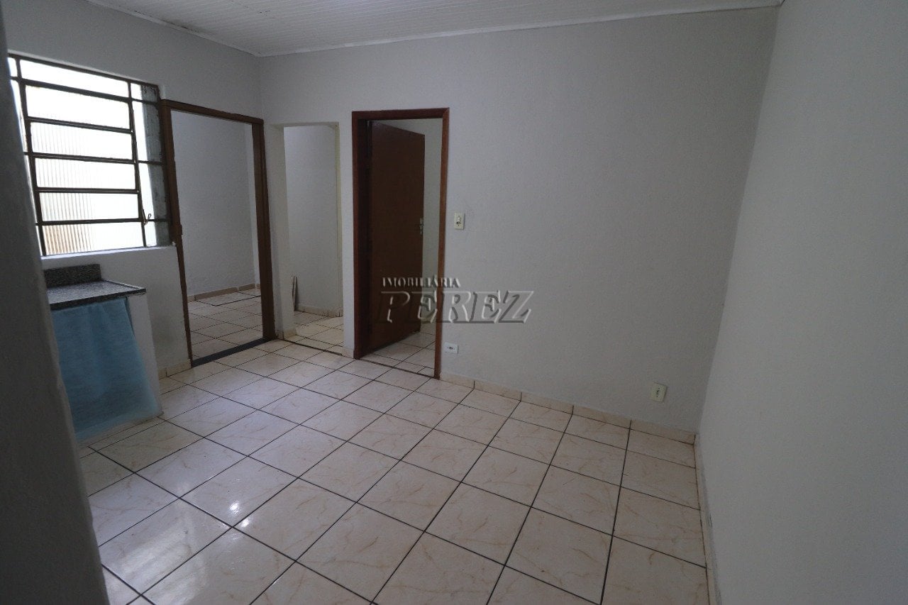 Casa para alugar na região oeste de Londrina - Santa Rita
