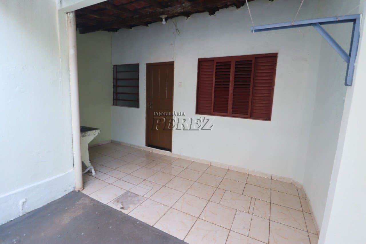 Casa para alugar na região oeste de Londrina - Santa Rita