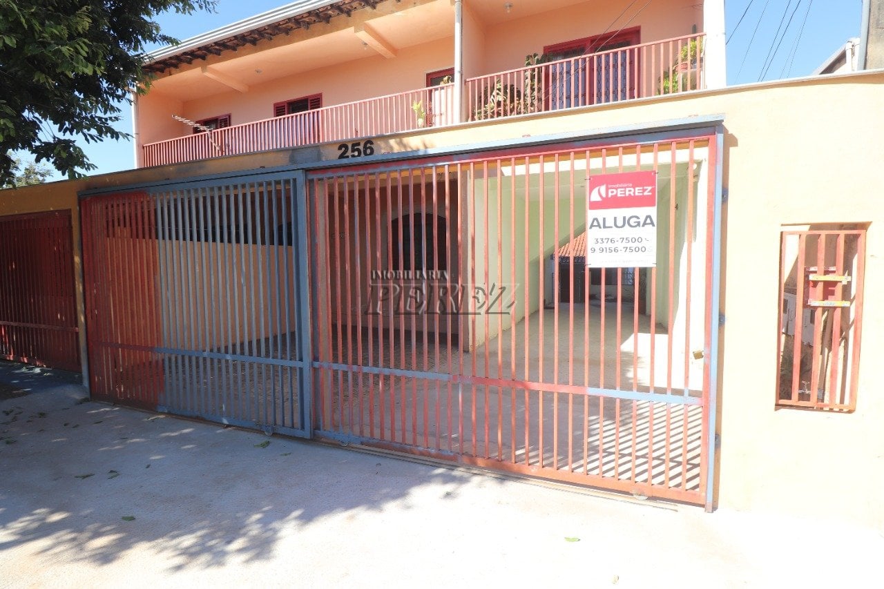 Casa para alugar na região oeste de Londrina - Santa Rita