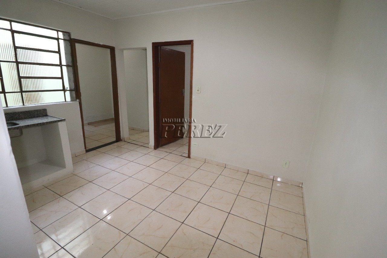 Casa para alugar na região oeste de Londrina - Santa Rita