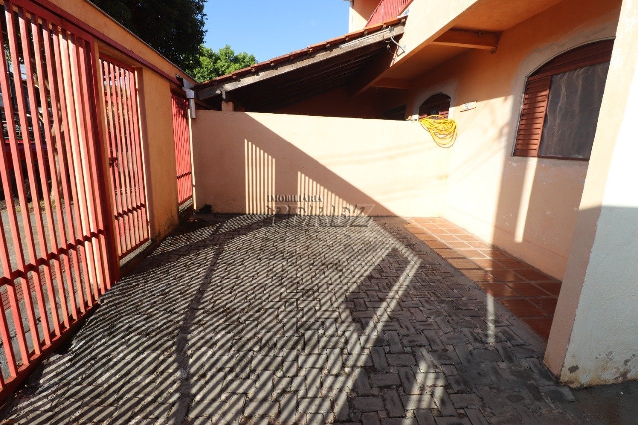 Casa para alugar na região oeste de Londrina - Santa Rita