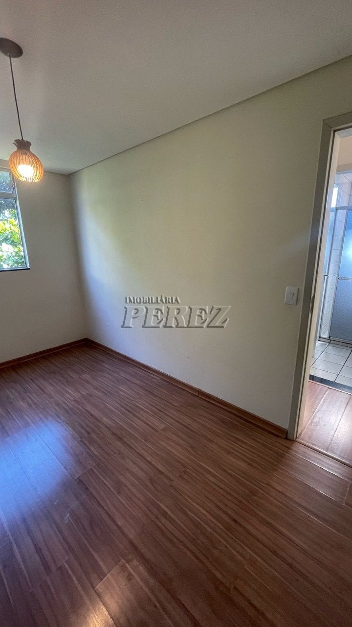 Apartamento à venda no Edifício Anselmo Vedoato na região norte de Londrina - Nova Olinda