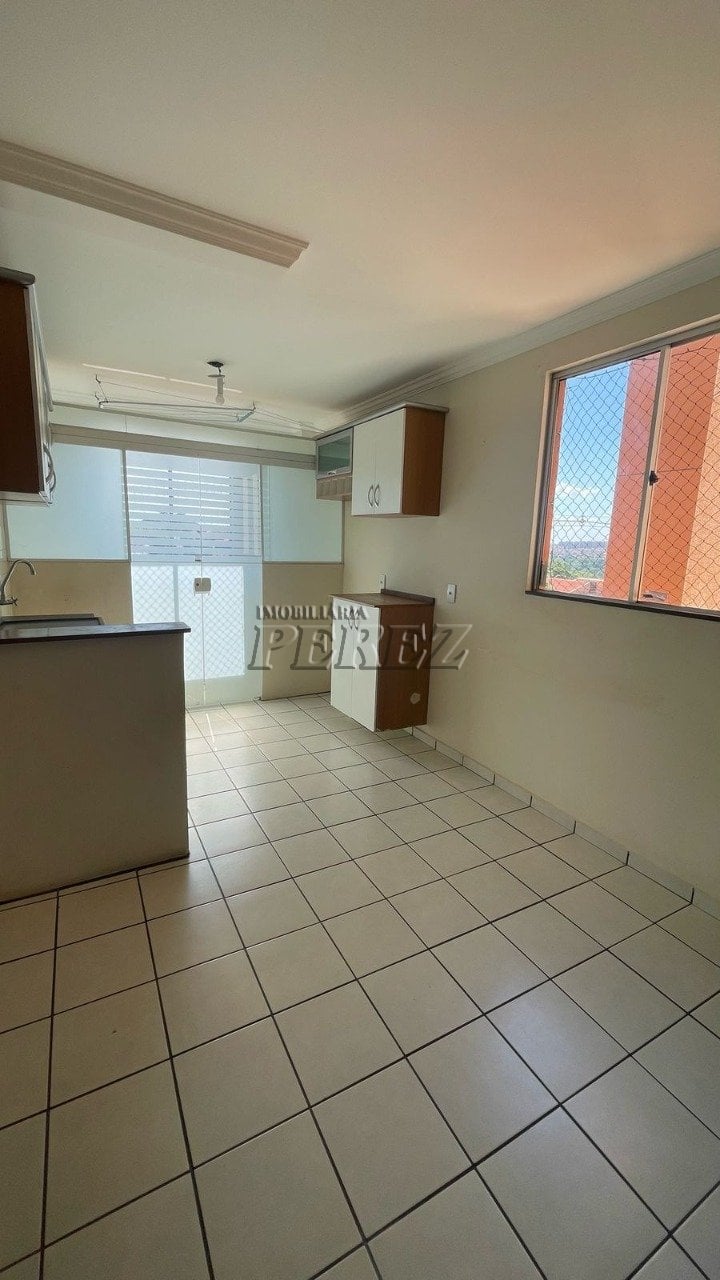 Apartamento à venda no Edifício Anselmo Vedoato na região norte de Londrina - Nova Olinda