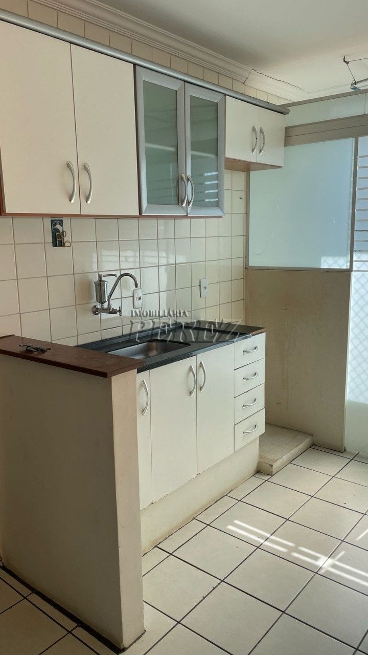 Apartamento à venda no Edifício Anselmo Vedoato na região norte de Londrina - Nova Olinda