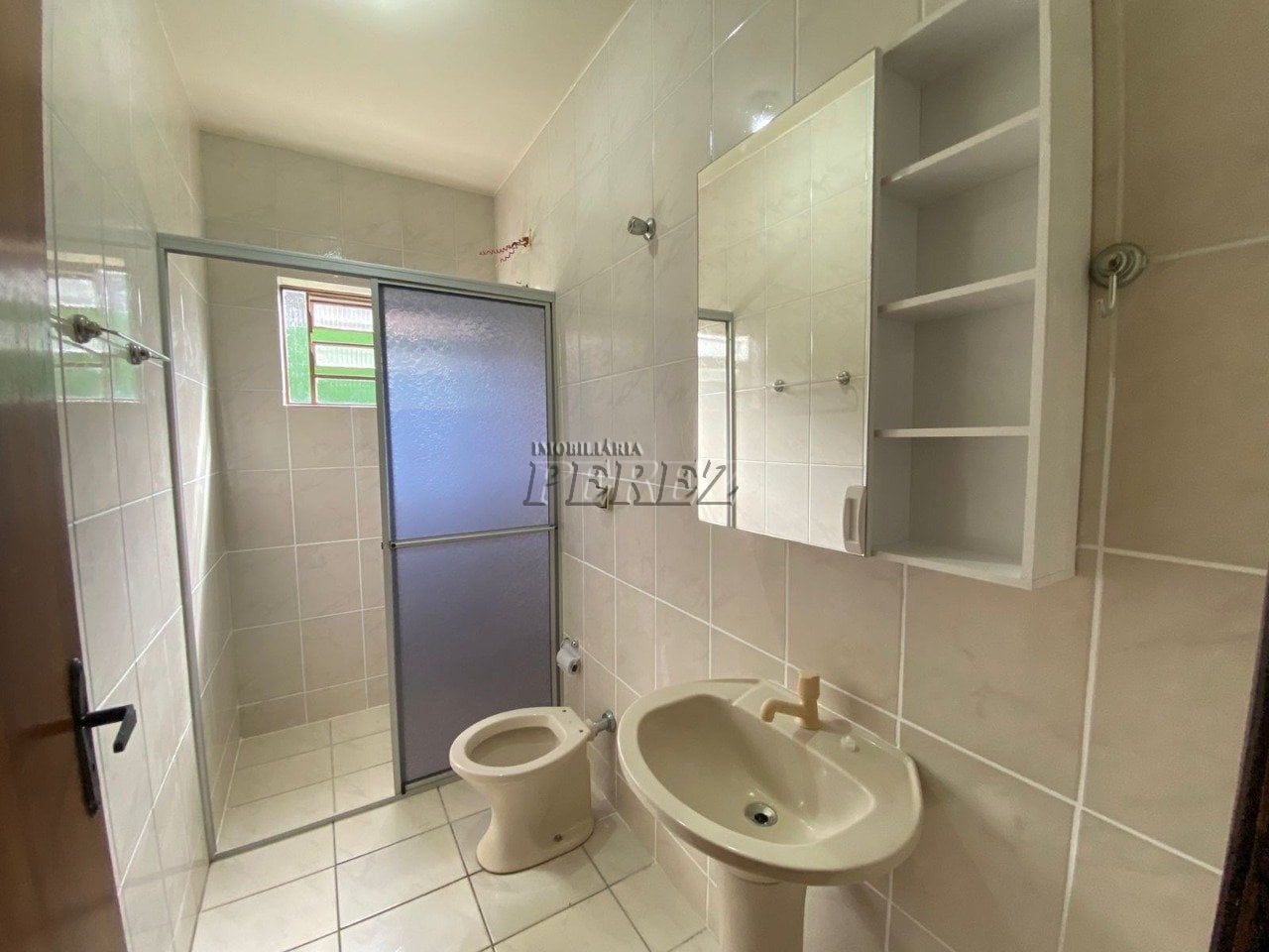 Casa para alugar no Antares, região leste em Londrina.