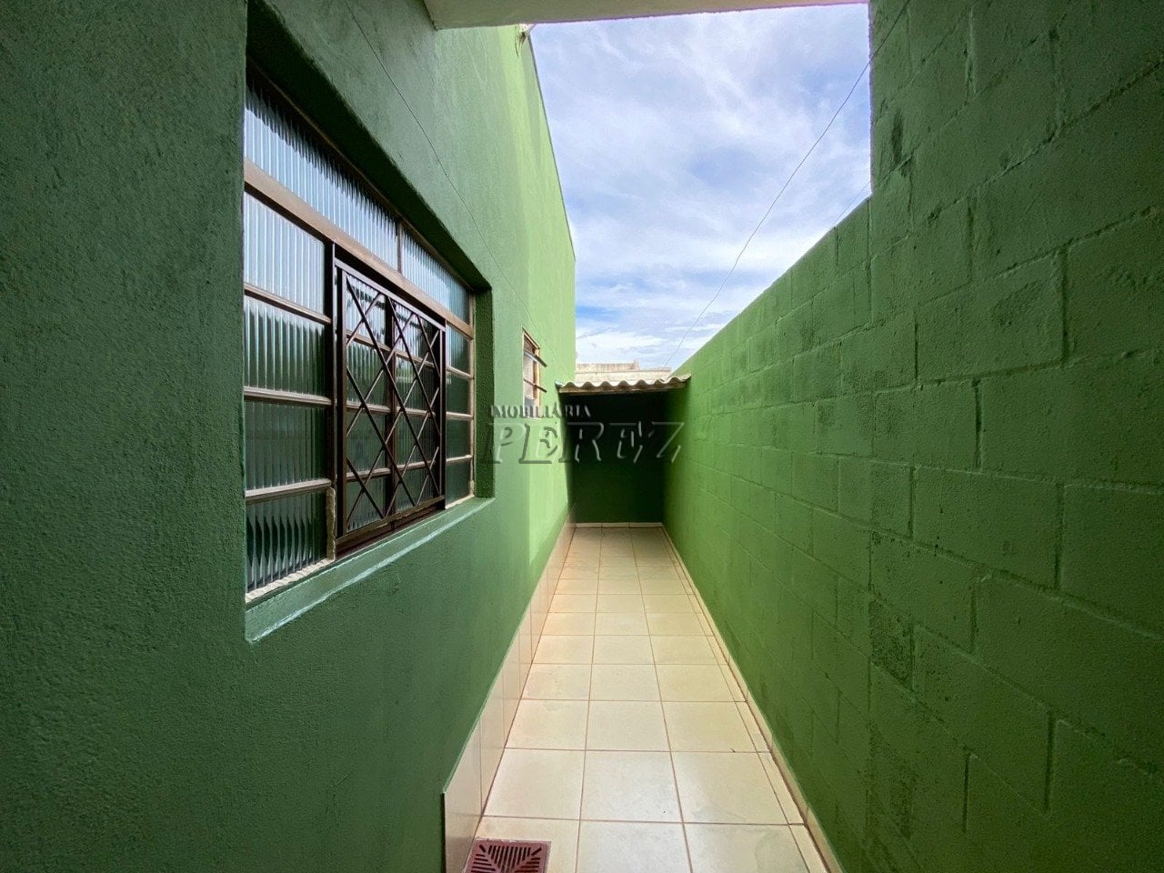 Casa para alugar no Antares, região leste em Londrina.