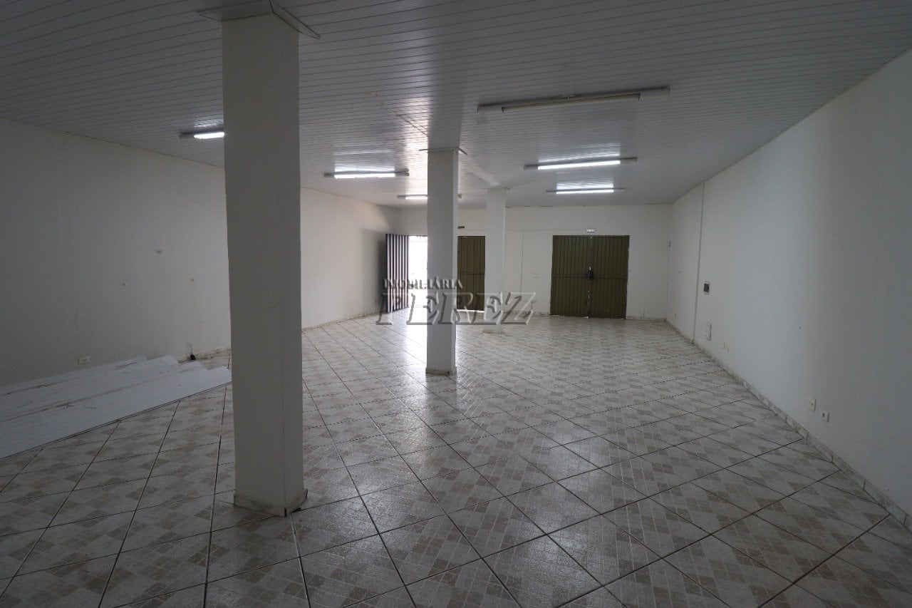 Imóvel comercial para alugar no Jardim Aeroporto, região leste de Londrina.