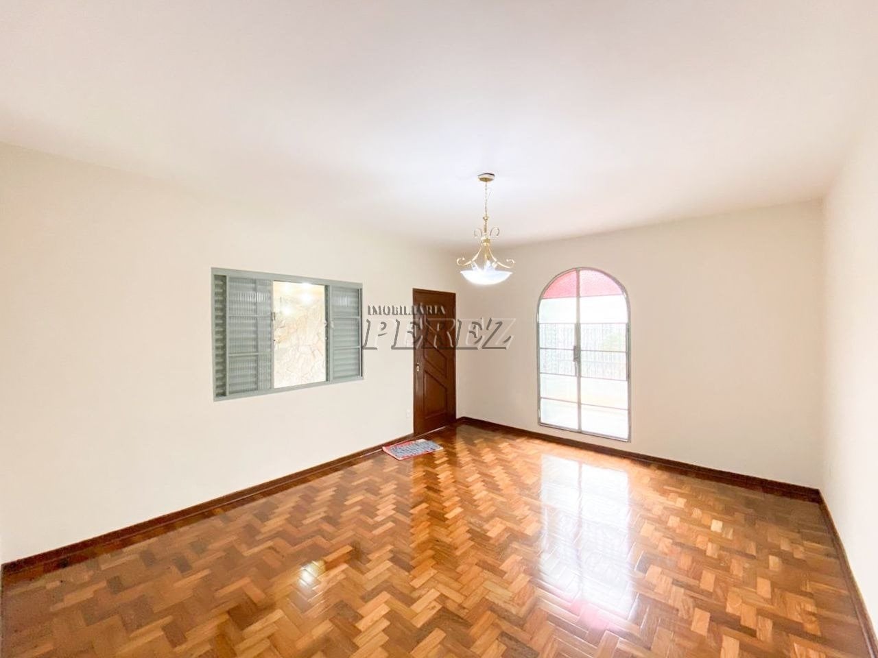 Casa para alugar no Lago Parque, região central de Londrina.