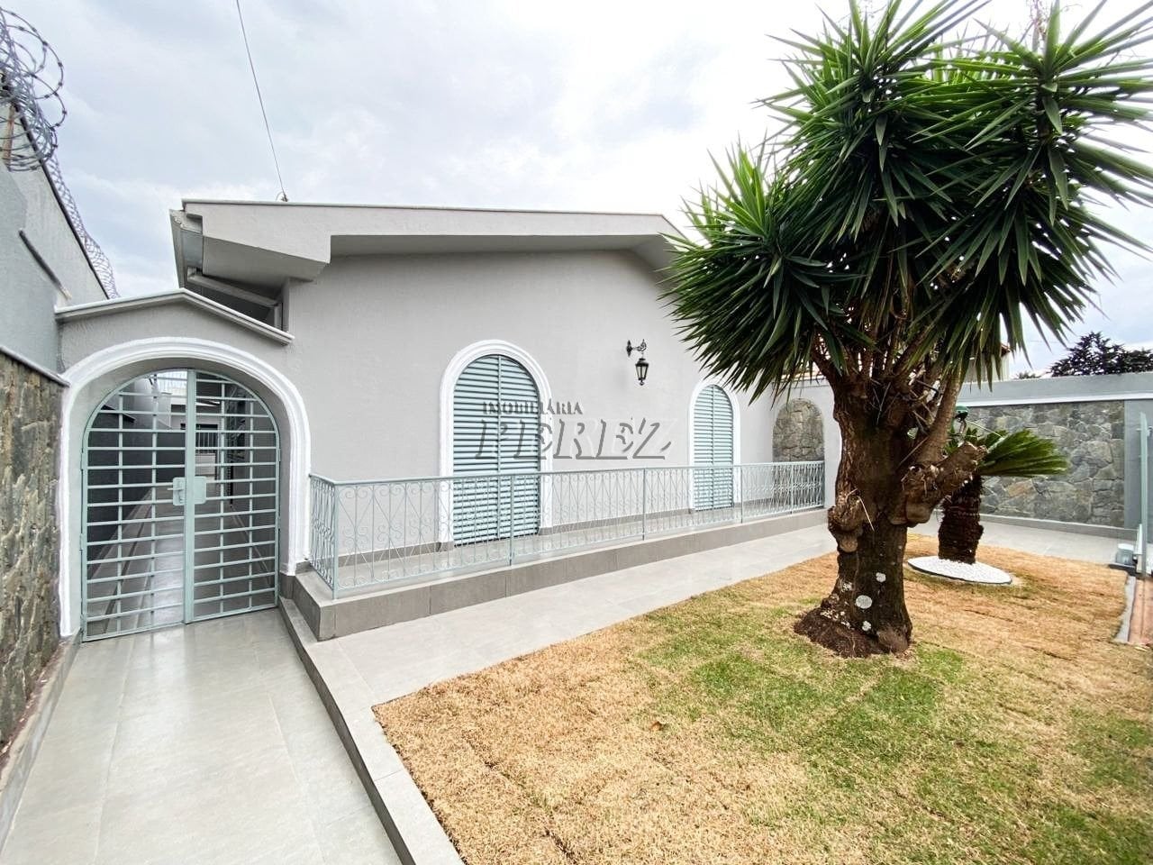 Casa para alugar no Lago Parque, região central de Londrina.