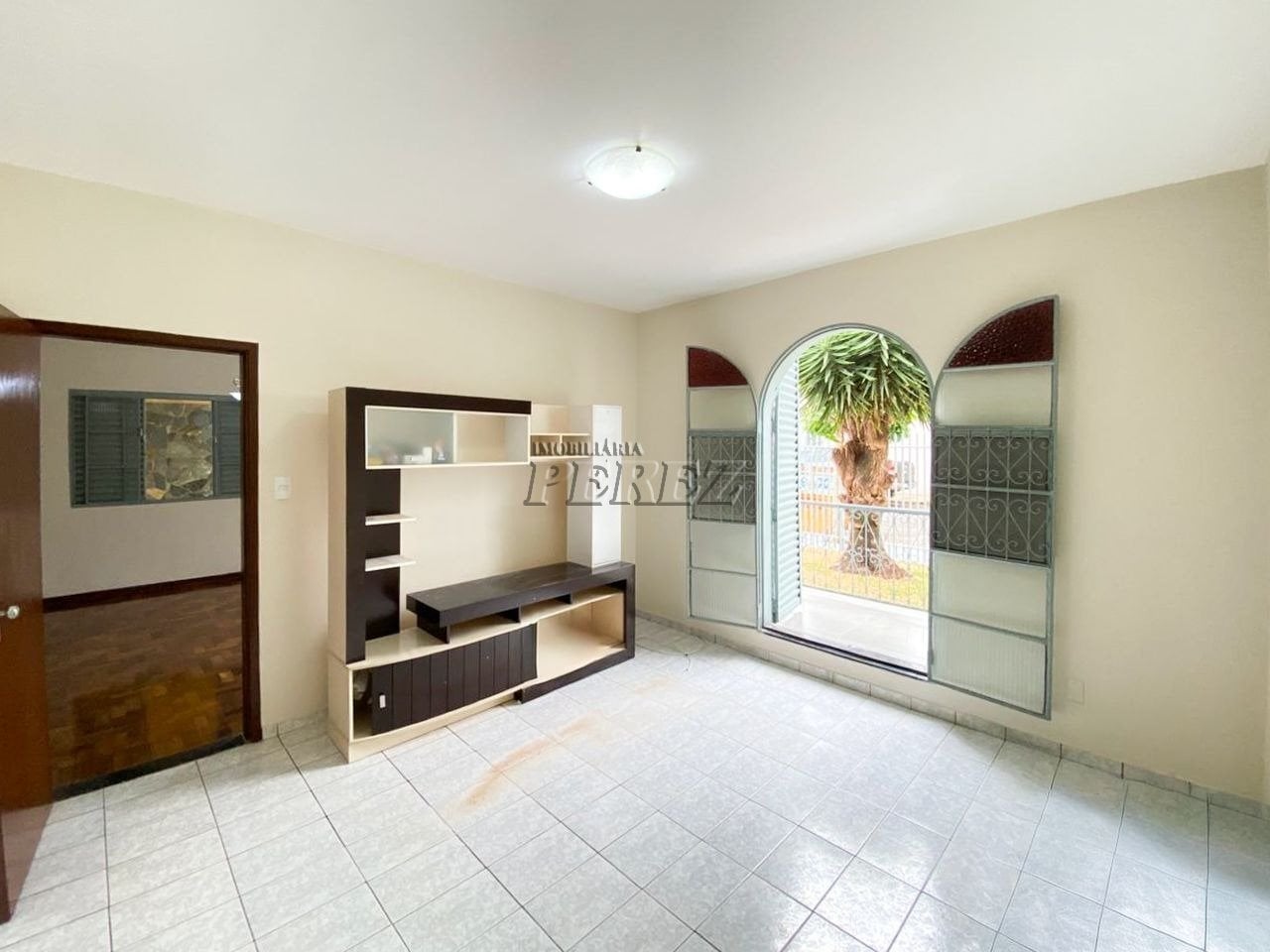 Casa para alugar no Lago Parque, região central de Londrina.