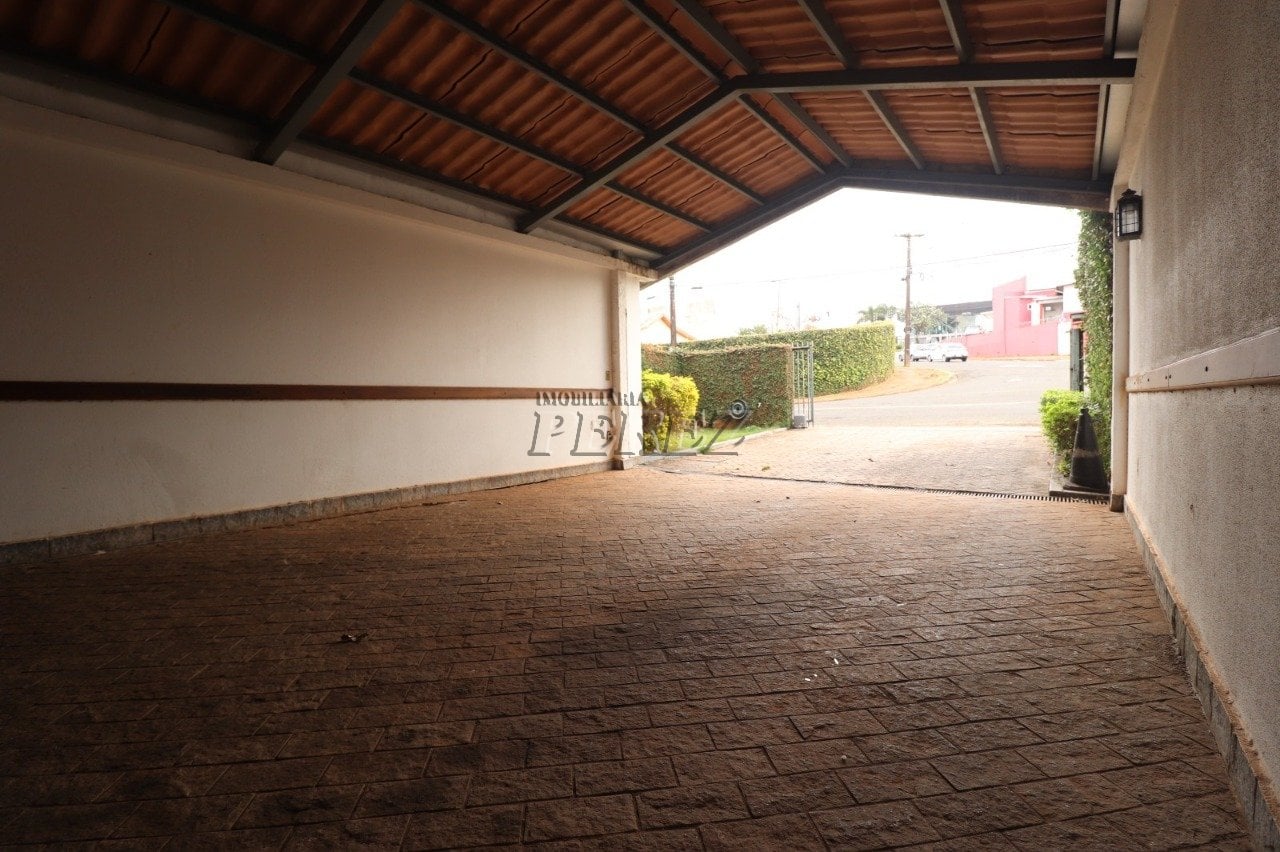Casa para alugar no Quebec na região oeste de Londrina.