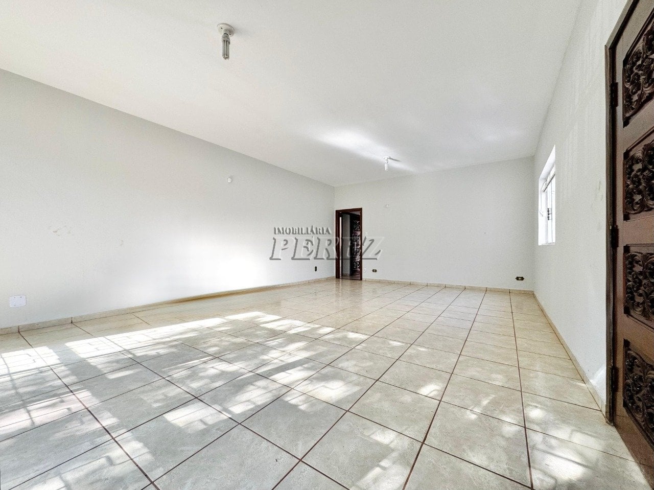 Casa comercial à venda e locação na Rua Belo Horizonte no centro de Londrina