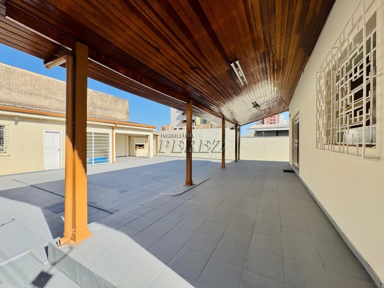 Casa comercial à venda e locação na Rua Belo Horizonte no centro de Londrina