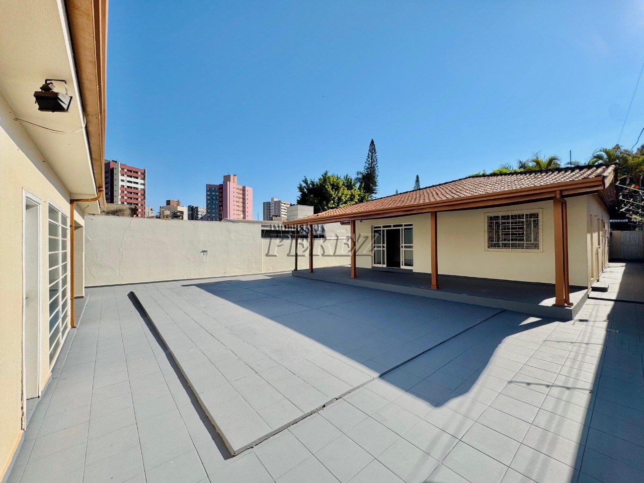 Casa comercial à venda e locação na Rua Belo Horizonte no centro de Londrina