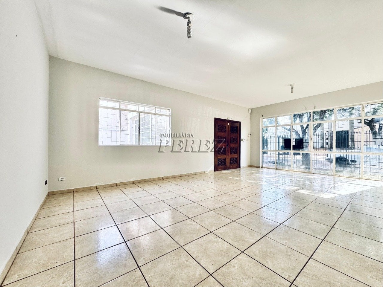 Casa comercial à venda e locação na Rua Belo Horizonte no centro de Londrina