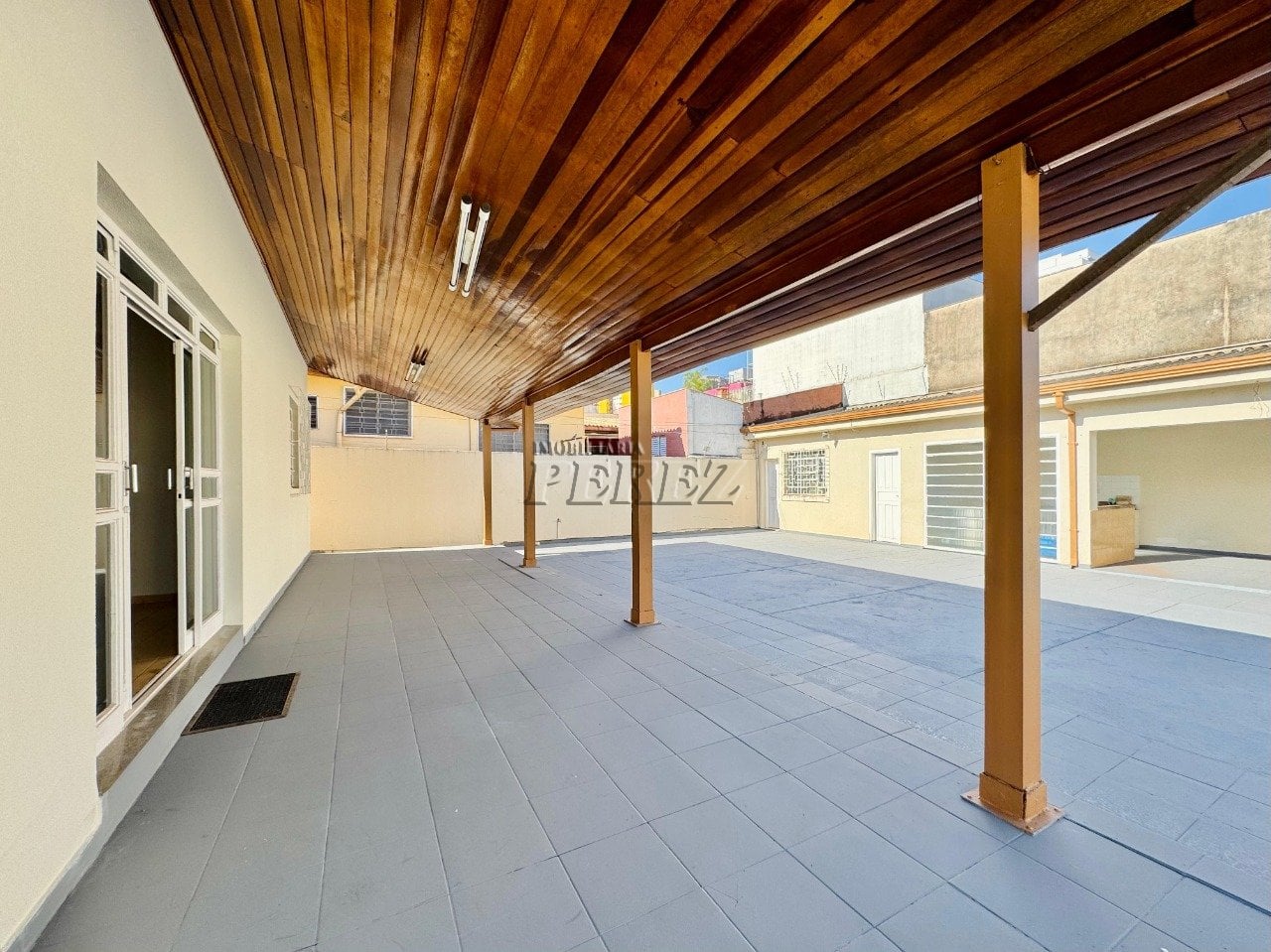 Casa comercial à venda e locação na Rua Belo Horizonte no centro de Londrina