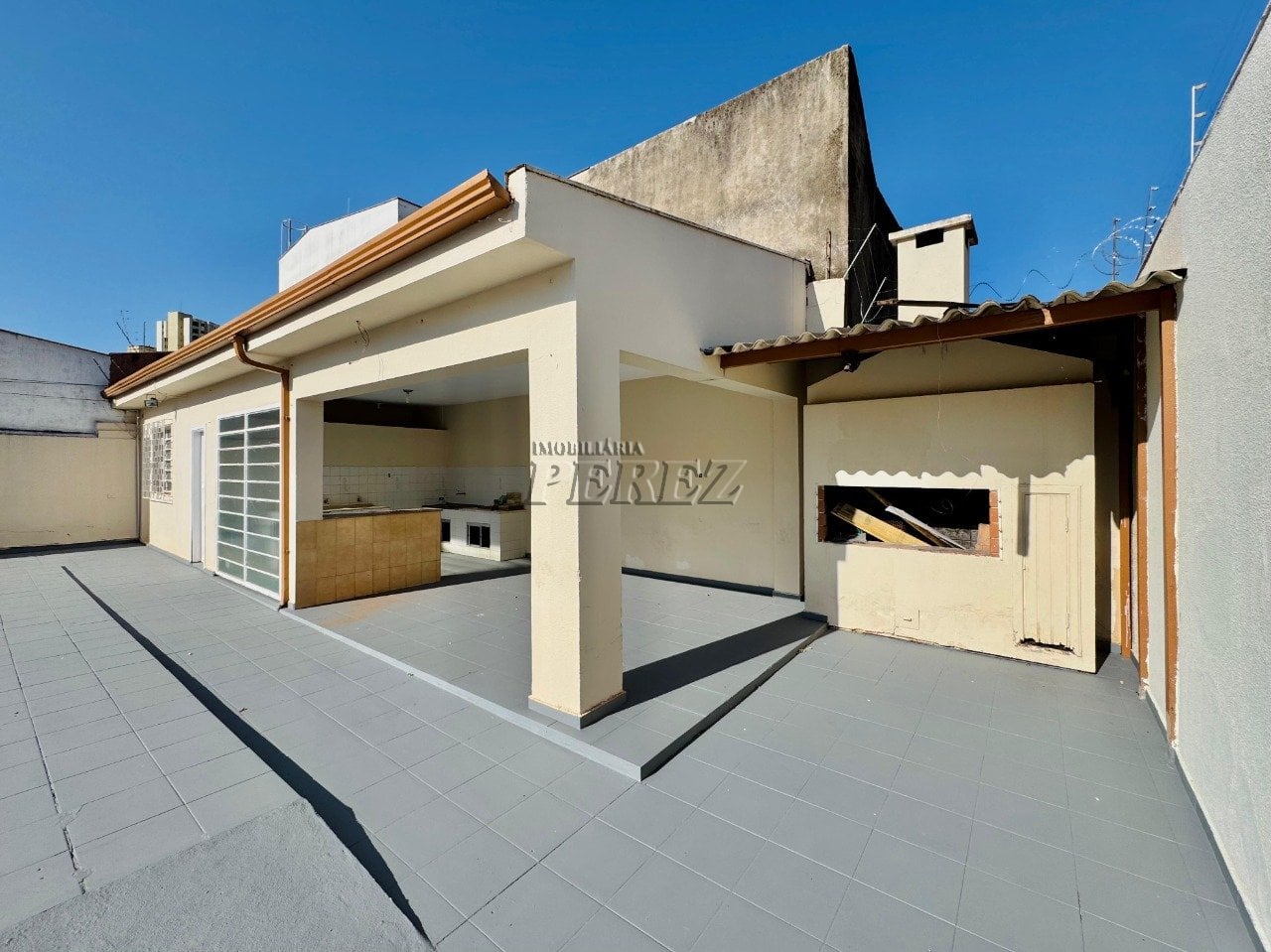 Casa comercial à venda e locação na Rua Belo Horizonte no centro de Londrina