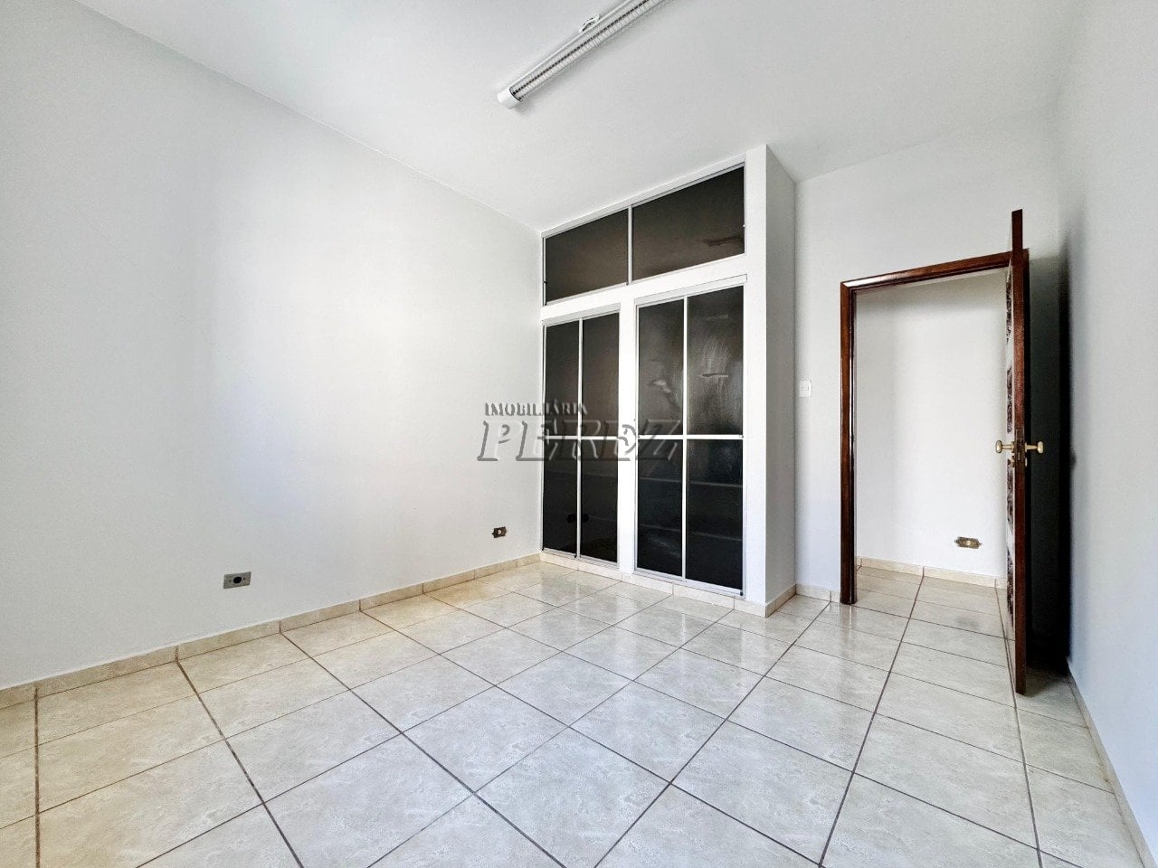 Casa comercial à venda e locação na Rua Belo Horizonte no centro de Londrina