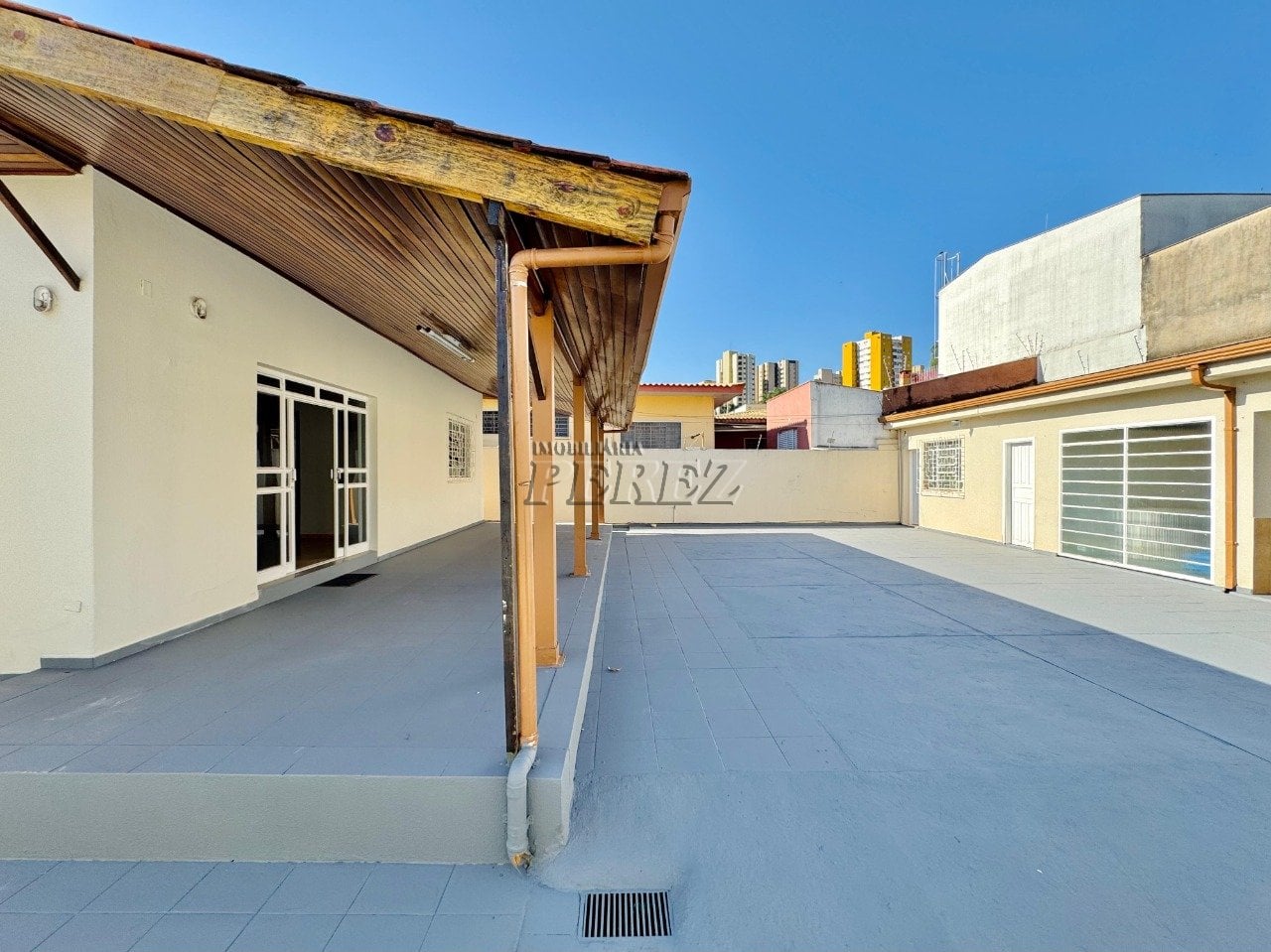 Casa comercial à venda e locação na Rua Belo Horizonte no centro de Londrina