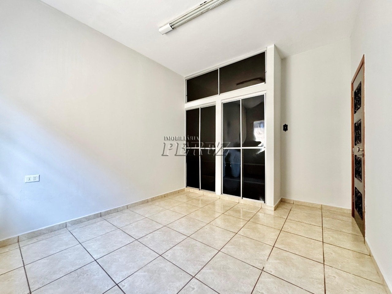 Casa comercial à venda e locação na Rua Belo Horizonte no centro de Londrina