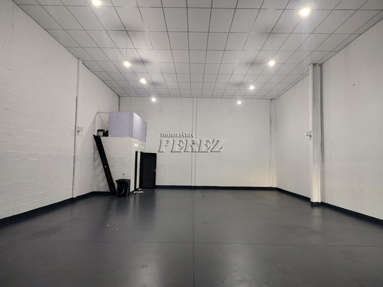 Salão comercial para alugar na Av. Saul Elkind - Região norte de Londrina