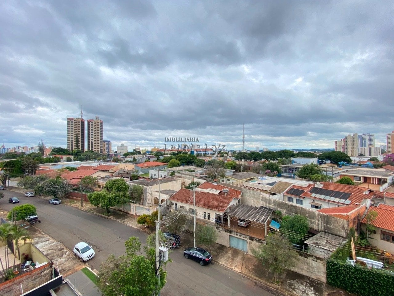 Apartamento para venda e locação no Moradas Shangri-lá na região oeste de Londrina