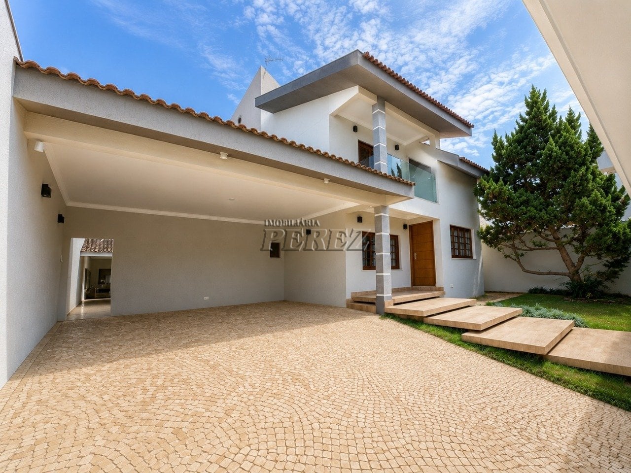 Sobrado comercial e residencial para alugar no Caravelle na região leste de Londrina