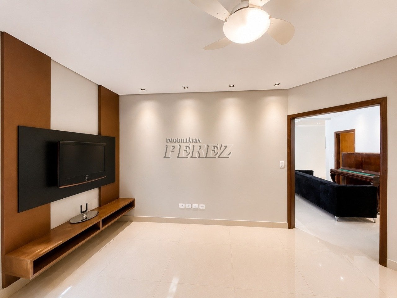 Sobrado comercial e residencial para alugar no Caravelle na região leste de Londrina