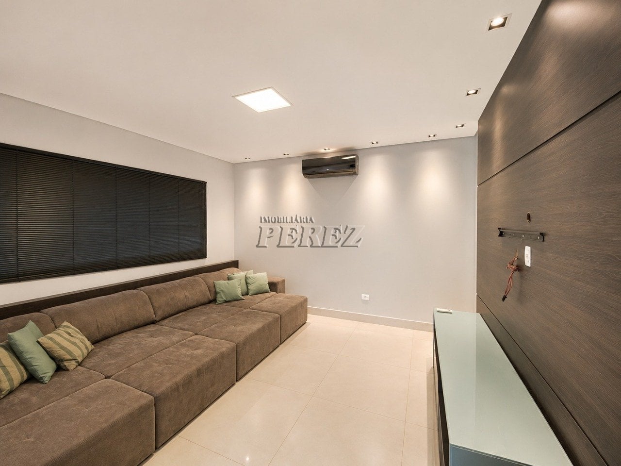 Sobrado comercial e residencial para alugar no Caravelle na região leste de Londrina