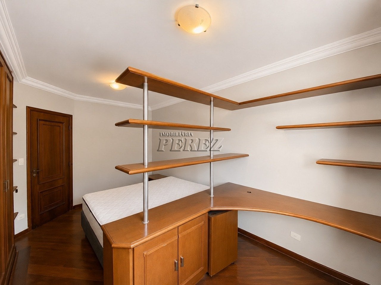 Sobrado comercial e residencial para alugar no Caravelle na região leste de Londrina