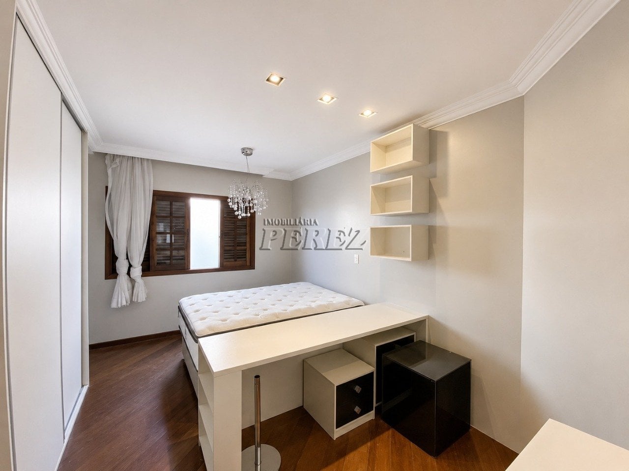 Sobrado comercial e residencial para alugar no Caravelle na região leste de Londrina