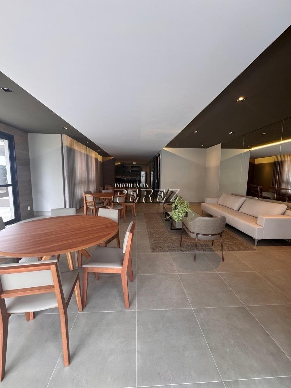 Apartamento à venda no Edifício Lunaparque na região oeste de Londrina