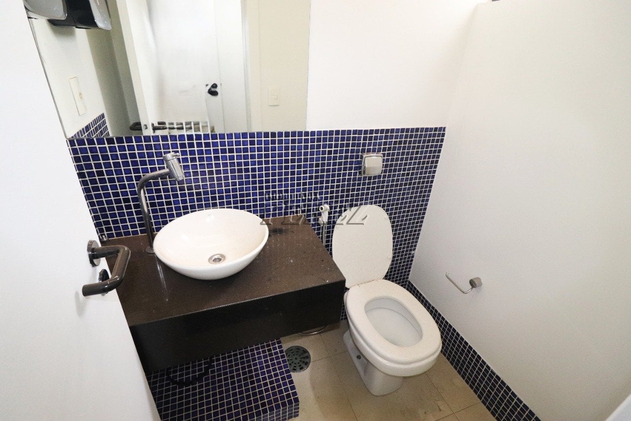 Sala comercial para alugar no Comercial Mercúrio na Rua Espírito Santo, no Centro de Londrina.
