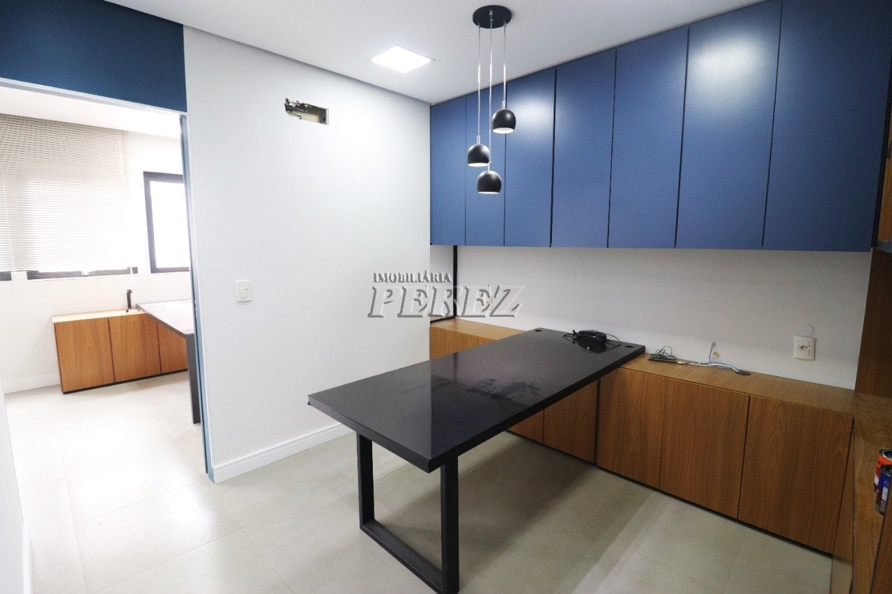 Sala comercial para alugar no Comercial Mercúrio na Rua Espírito Santo, no Centro de Londrina.