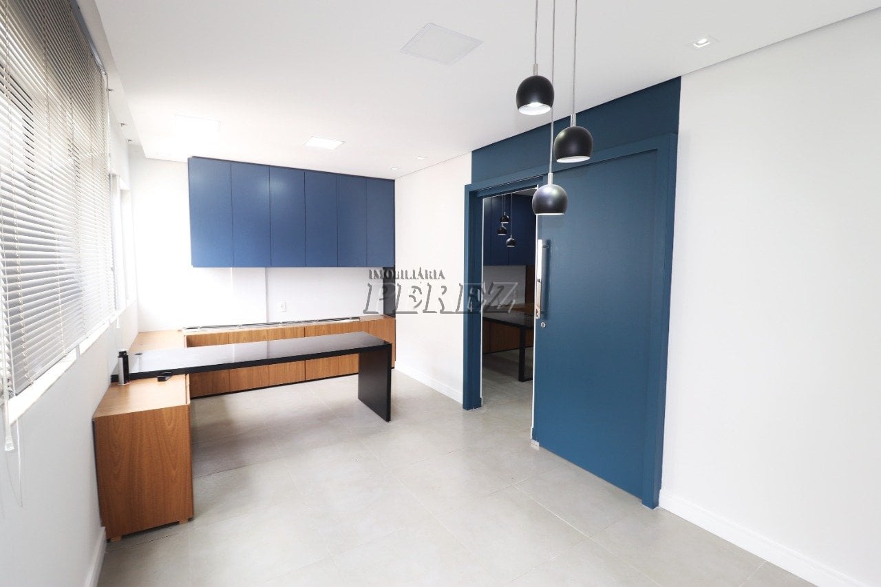 Sala comercial para alugar no Comercial Mercúrio na Rua Espírito Santo, no Centro de Londrina.