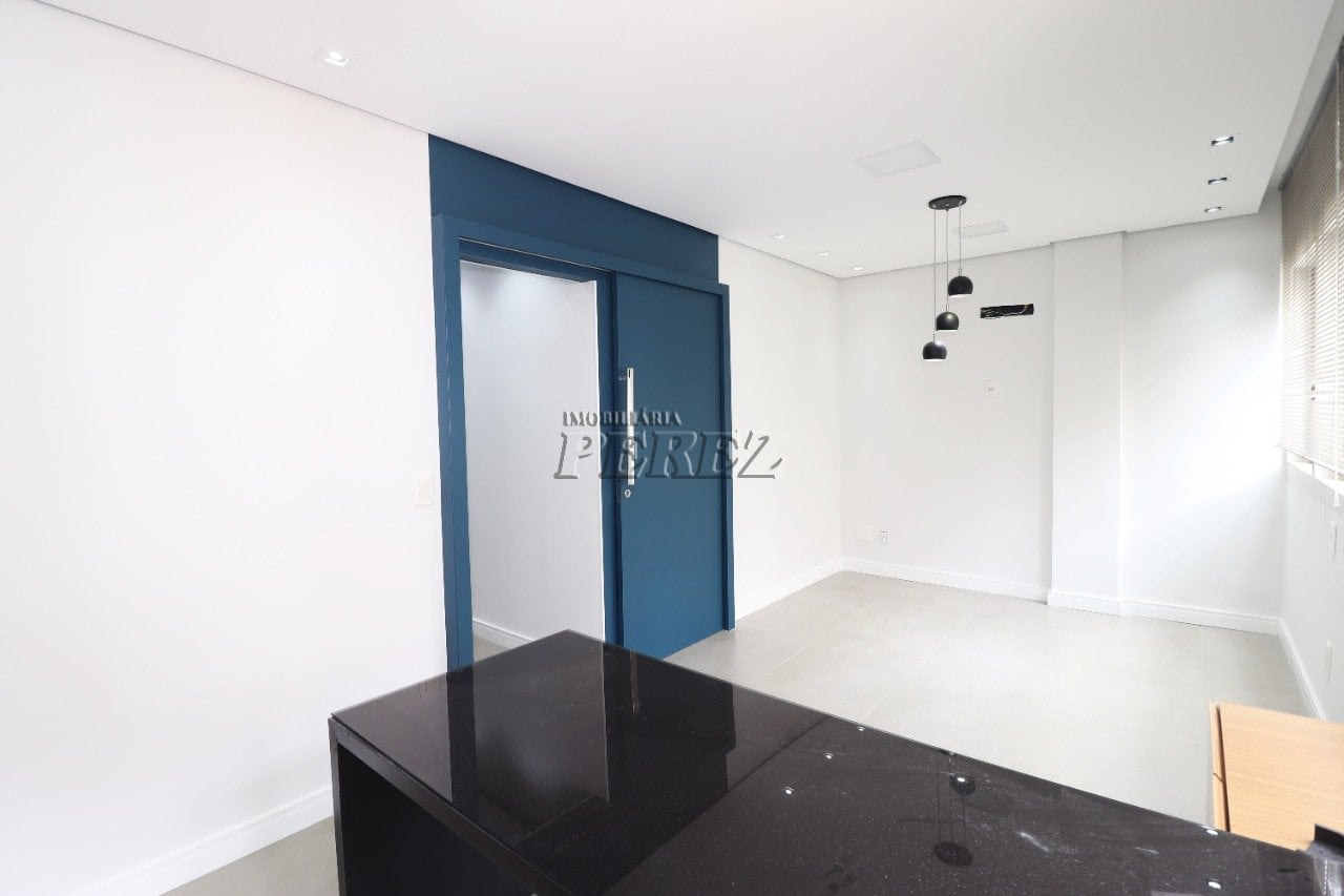 Sala comercial para alugar no Comercial Mercúrio na Rua Espírito Santo, no Centro de Londrina.