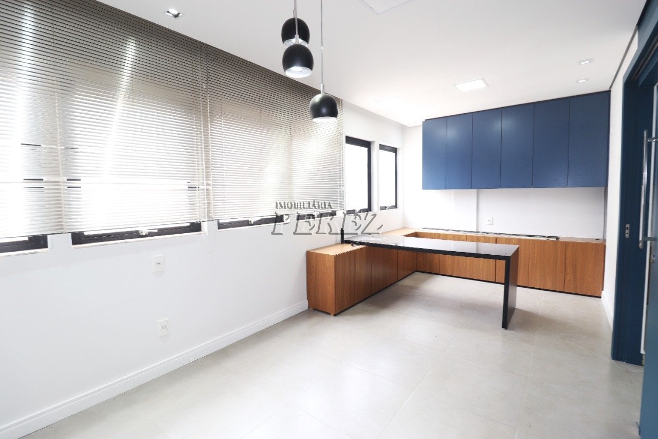 Sala comercial para alugar no Comercial Mercúrio na Rua Espírito Santo, no Centro de Londrina.