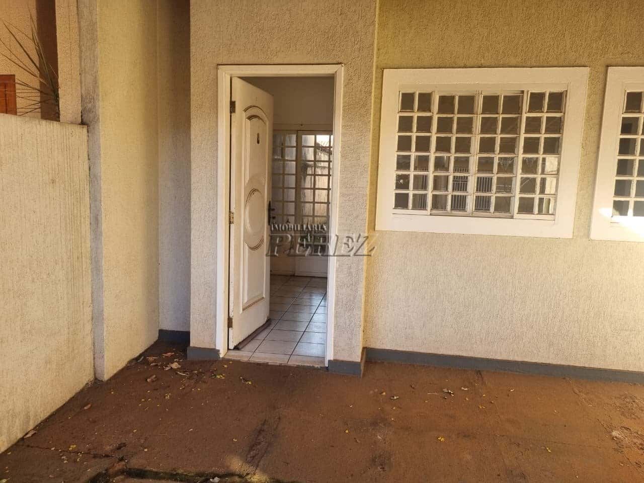 Casa geminada à venda no Cambezinho, região leste de Londrina. — foto principal