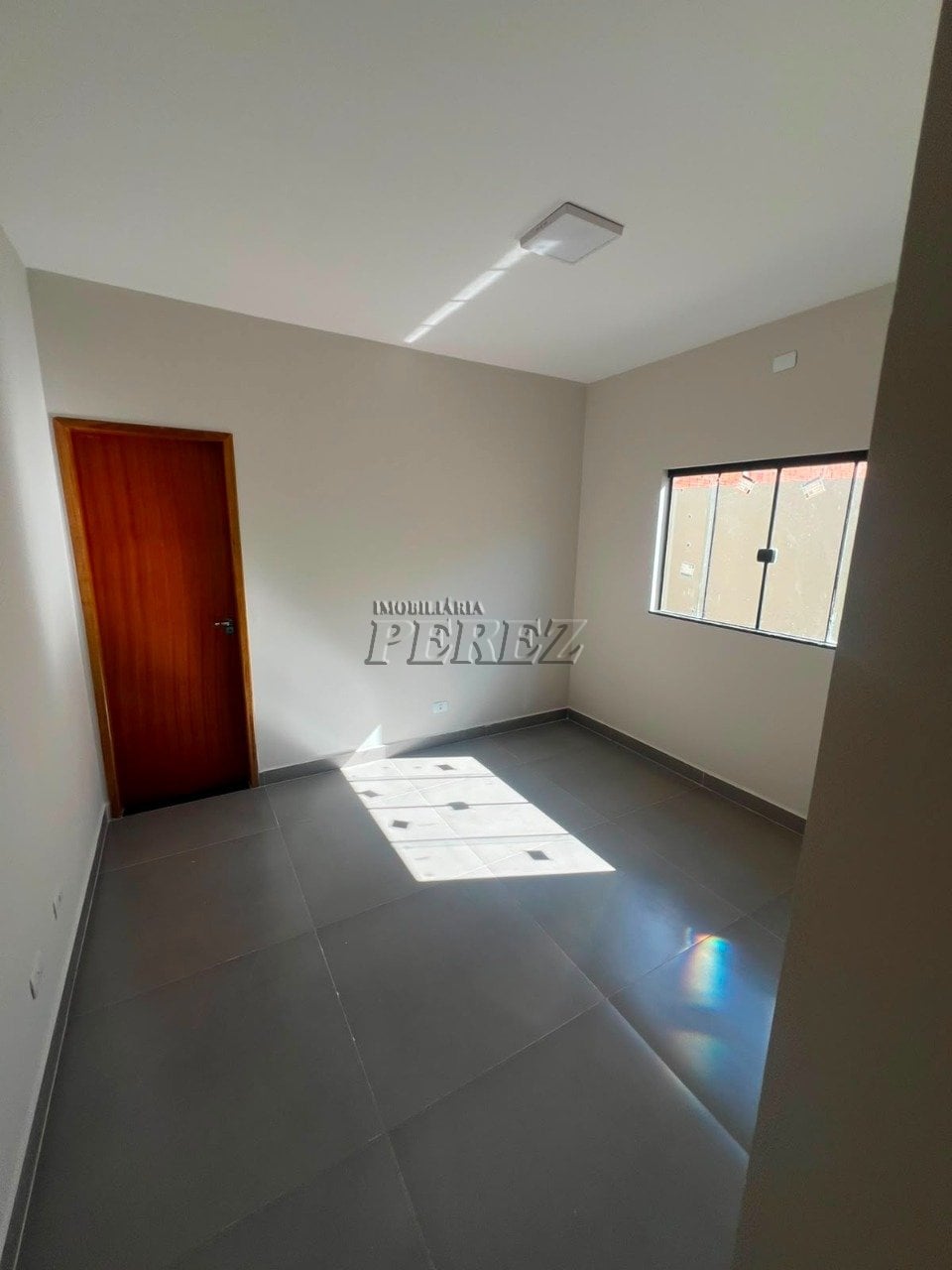 Casa à venda no Jardim Montecatini na região leste de Londrina