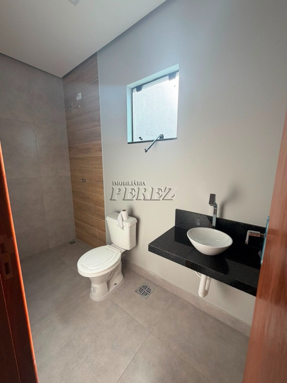 Casa à venda na região oeste de Londrina - Colinas