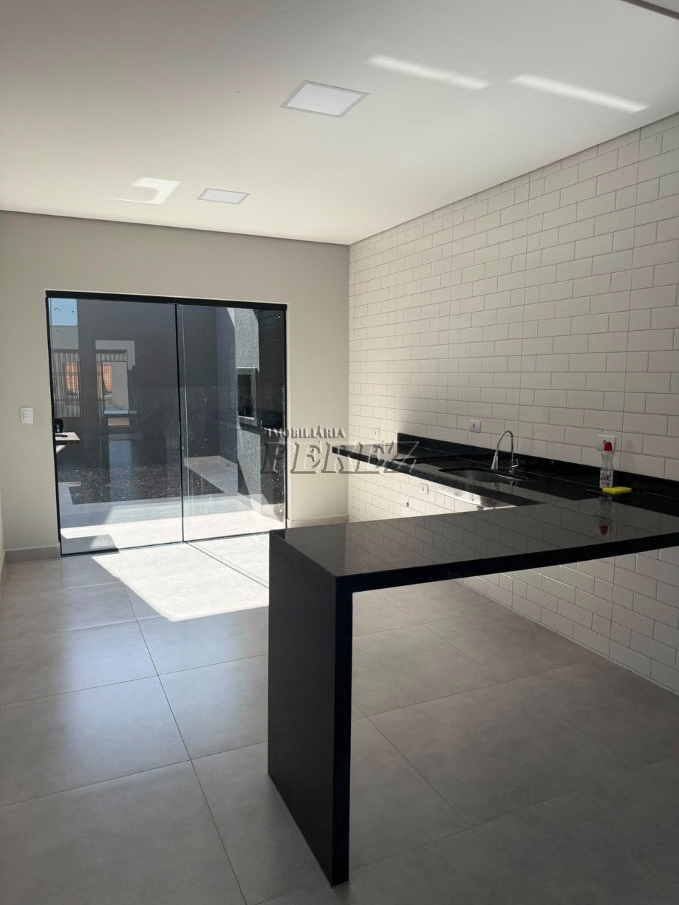 Casa à venda na região oeste de Londrina - Colinas