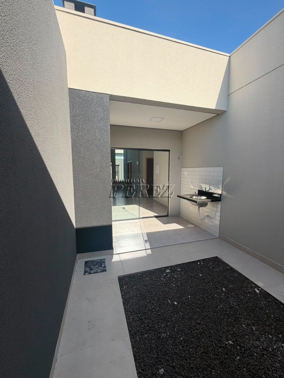 Casa à venda na região oeste de Londrina - Colinas