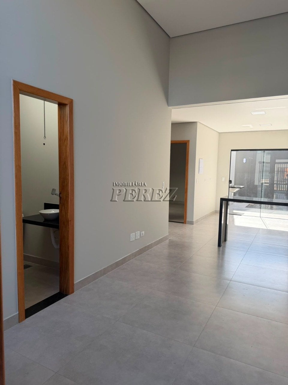 Casa à venda na região oeste de Londrina - Colinas