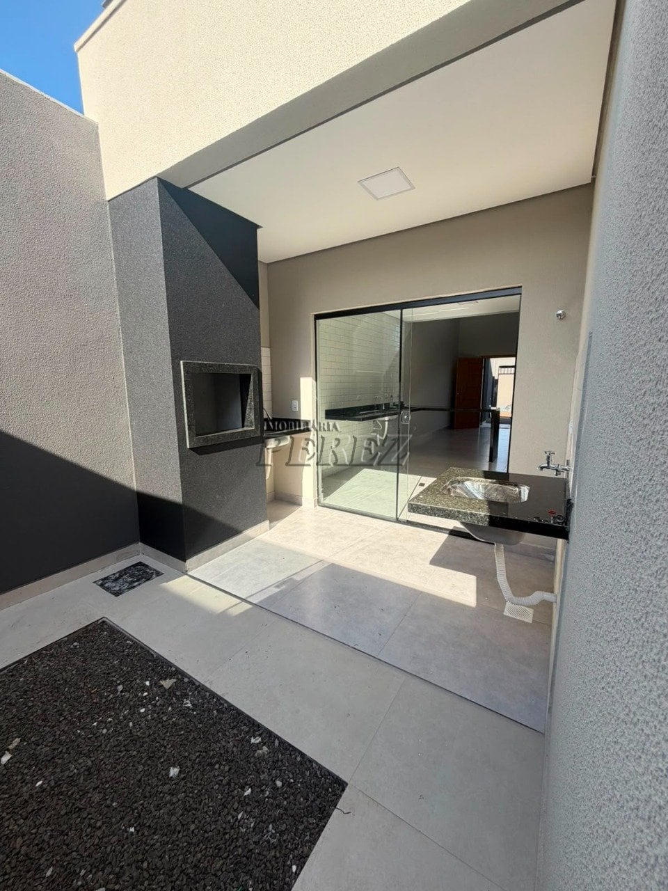 Casa à venda na região oeste de Londrina - Colinas