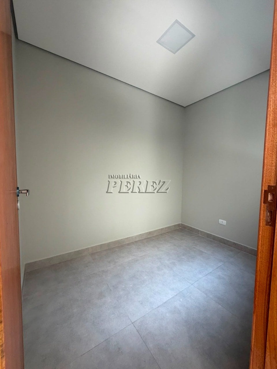Casa à venda na região oeste de Londrina - Colinas