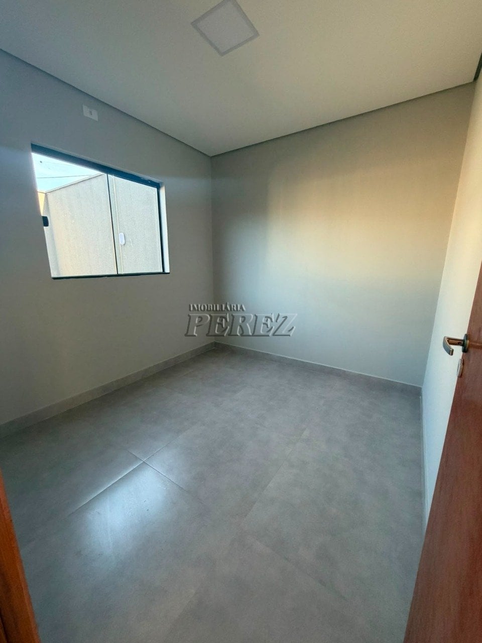 Casa à venda na região oeste de Londrina - Colinas